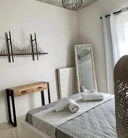 Modern Rustic House In The Heart Of The Village Appartamento