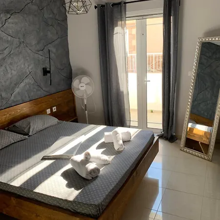 Modern Rustic House In The Heart Of The Village Apartment *