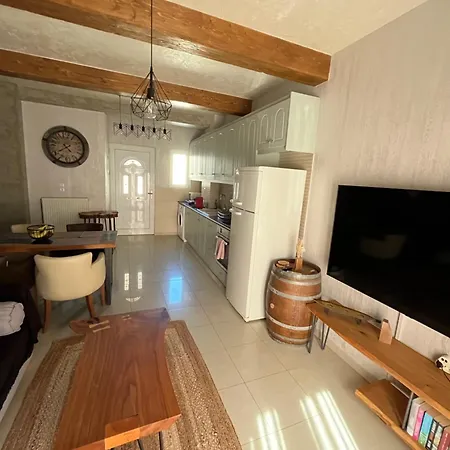 Modern Rustic House In The Heart Of The Village Кефалос